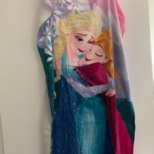 Disney Elsa and Anna Pool/Beach Towel with matching bag